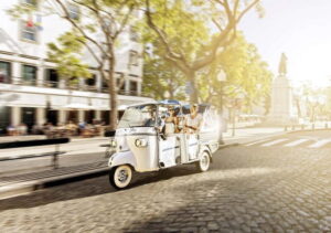 Lisbon: From East to West Private Tour in a Tuk Tuk - Stop-by-Stop: What Each Lisbon Neighborhood Gives You (and What It Doesn’t)