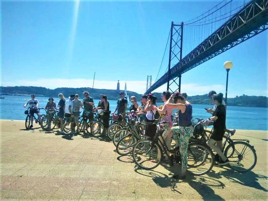 Lisbon: Guided E-Bike Tour to Belém - Santa Justa Lift, City Hall, and Pink Street: easy photo stops, real urban vibe