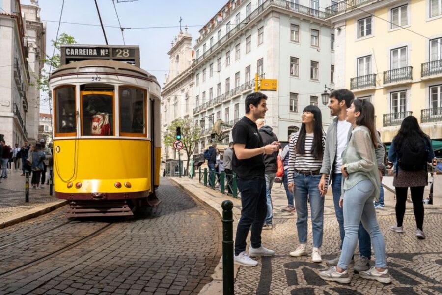 Lisbon: Helicopter Ride, Boat Trip, & Old Town Walking Tour - Should you book this Lisbon helicopter, boat, and walking tour?