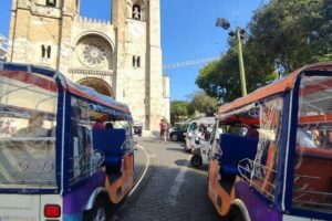 Lisbon Highlights: Private Tuk Tuk Tour Adventure Sightseeing - Price and tour length: how to pick the best fit