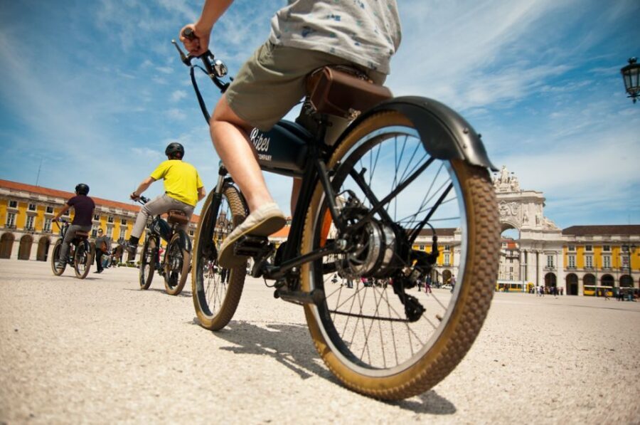 Lisbon: Hills, Alfama, and Mouraria Tour by Electric Bike - The Big Castle Moment: São Jorge Castle in the Mix