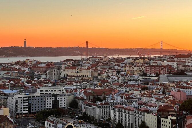 Lisbon Historic City Tour by Tuk-Tuk - Key things that make this Lisbon tuk-tuk tour work