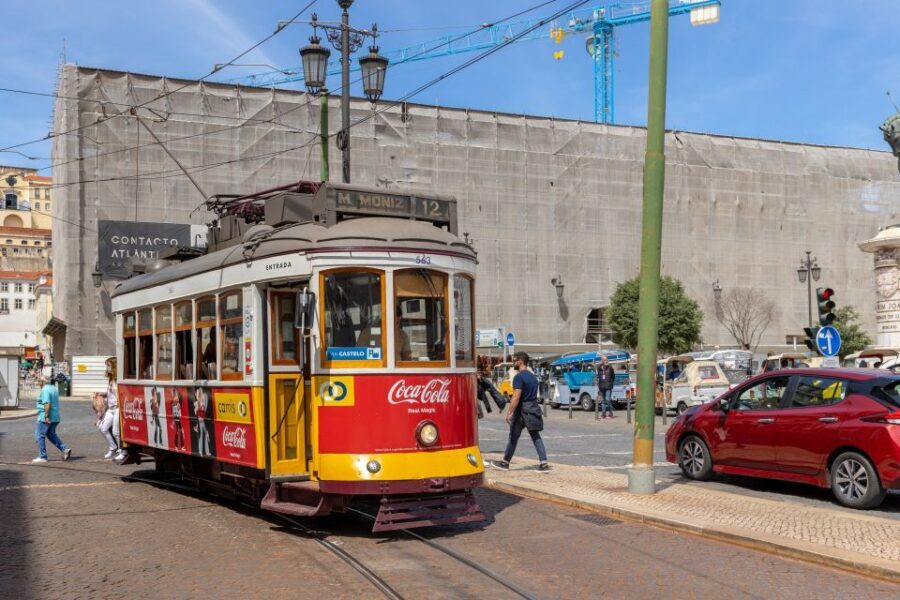 Lisbon: History, Stories and Lifestyle Walking Tour - São Roque Church: When a Jesuit Facade Hides a Visual Party