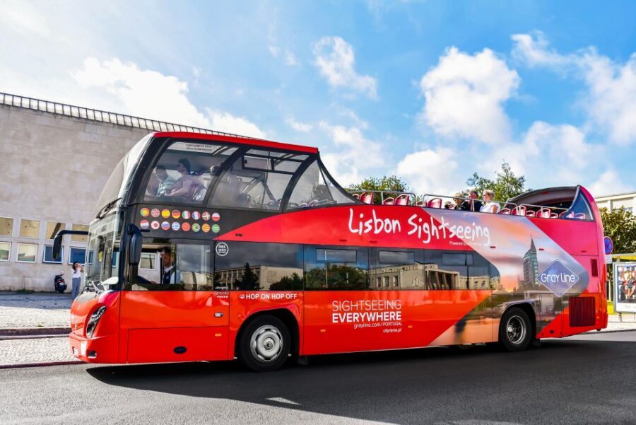 Lisbon: Hop-On Hop-Off Bus Tour - Audio guides in 16 languages plus a free digital walking tour