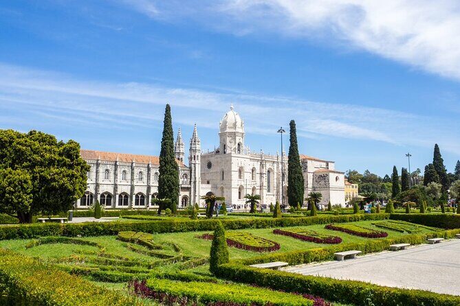 Lisbon Hop-On Hop-Off Bus Tour and River Cruise - Audio Guide and Onboard Comfort: Easy Learning, Mixed Experiences