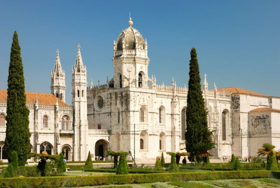 Lisbon: Jerónimos Monastery E-Ticket and Audio Guide - Starting at the entrance: where the Southern Portal audio sets the tone