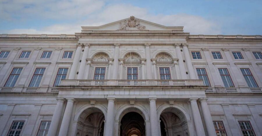 Lisbon: National Palace of Ajuda E-Ticket & City Audio Guide - E-ticket entry: what hassle-free really looks like