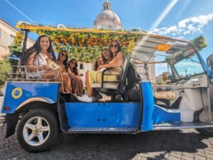 Lisbon: Old Town TukTuk Tour and Scenic Viewpoints in Alfama - Manteigaria meeting point and pickup options that reduce stress