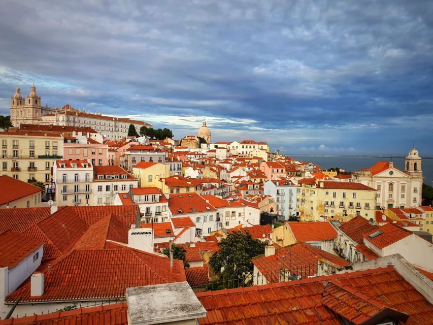 Lisbon: Old Town TukTuk Tour and Scenic Viewpoints in Alfama - Lisbon Cathedral and Saint Anthony: a strong start for understanding Alfama