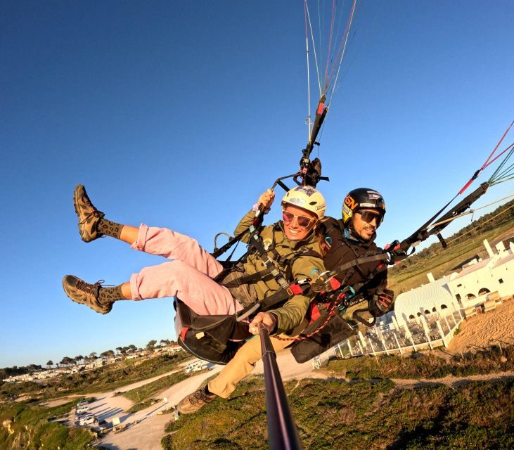 Lisbon: Paragliding Tandem Flight - Safety and pilot skill: what the credentials and behavior suggest