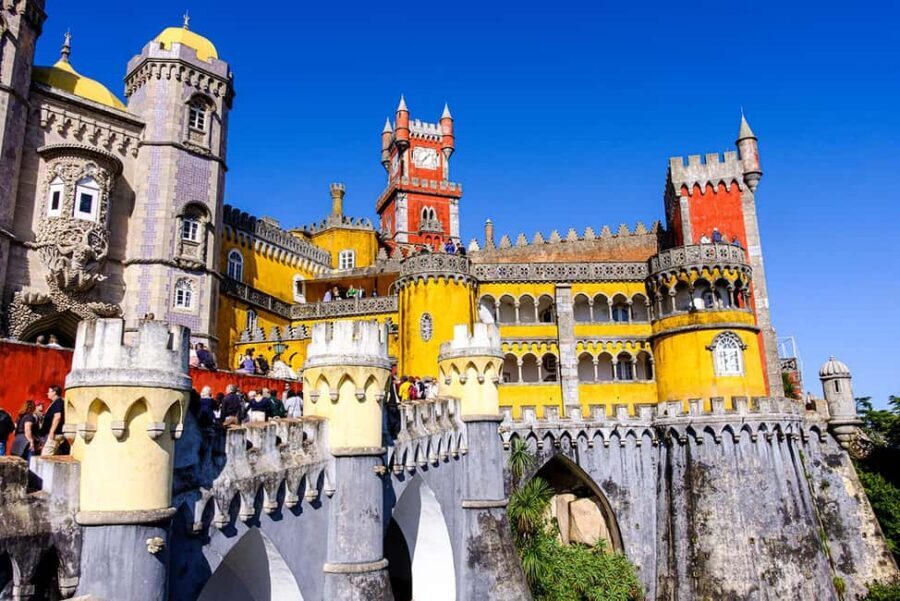 Lisbon: Pena Palace, Sintra, Cabo da Roca & Cascais Day Tour - Comfort, timing, and what to bring for this Portuguese coast day