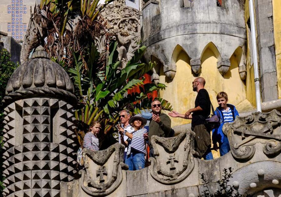 Lisbon: Pena Palace, Sintra, Cabo da Roca & Cascais Day Tour - Sintra time: where your 60-minute stop should go
