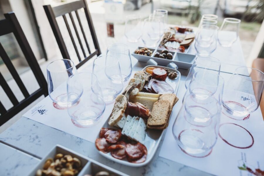 Lisbon: Portuguese Wine and Cheese Tasting with Lunch - The 2-hour rhythm: how the tasting and lunch actually fit together
