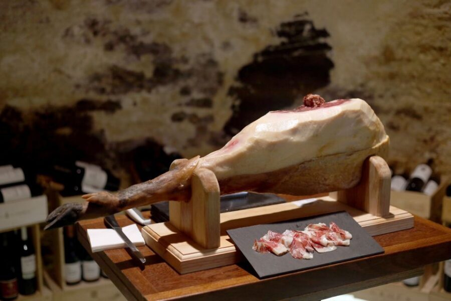 Lisbon: Premium Wine and Tapas Tasting Session - Price check: does $100 per person make sense here?