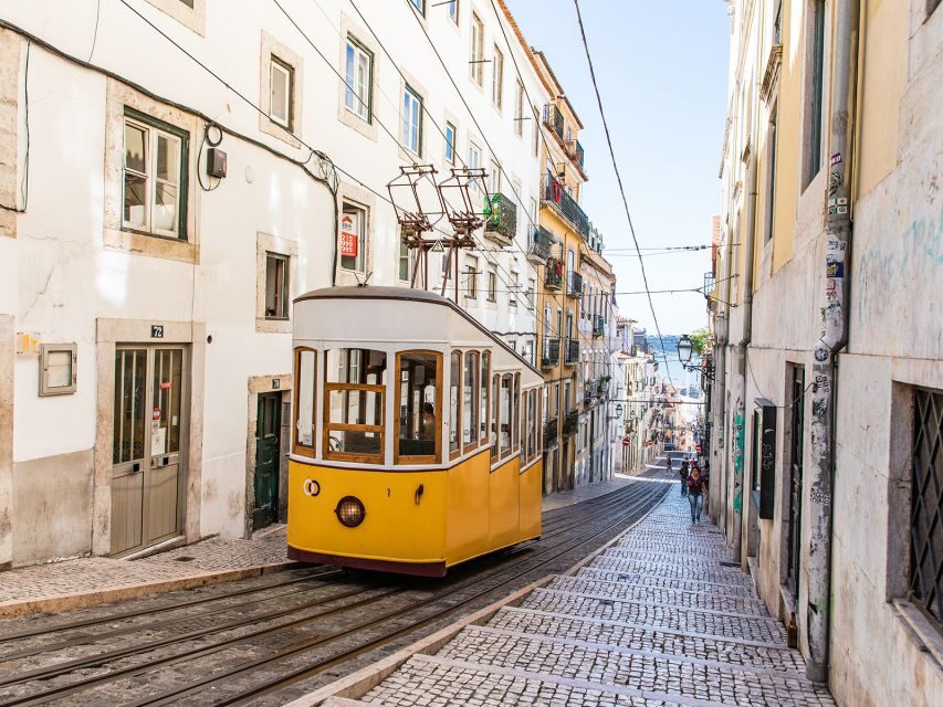Lisbon: Private Guided Tour by Electric Tuk Tuk - Largo do Carmo Square: Finishing Strong in the Center