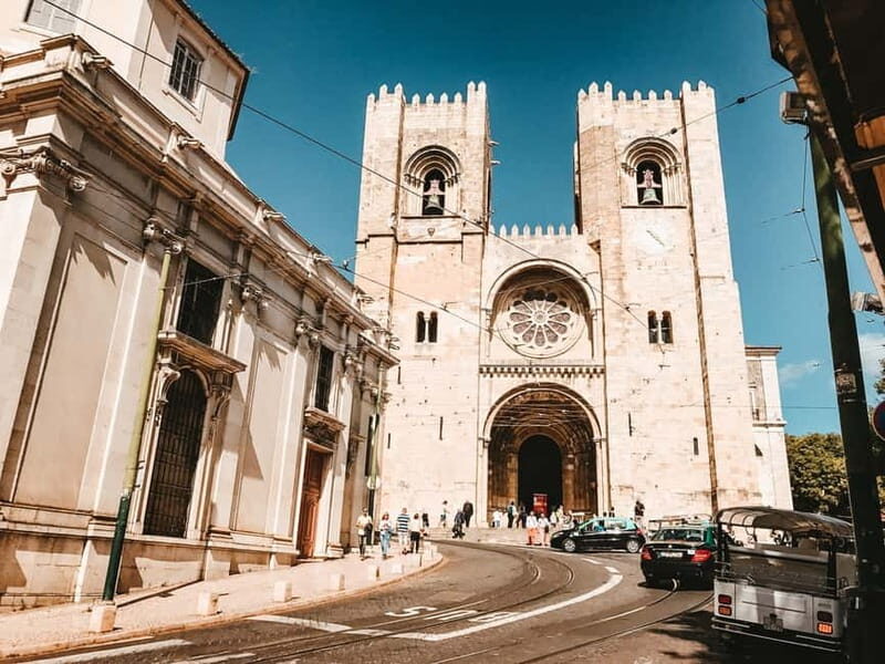 Lisbon: Private Guided Tour by Electric Tuk Tuk - Alfama by Way of Photo Stops and Short Walks