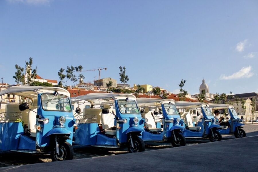 Lisbon: Private Guided Tour of Historical Center by Tuk Tuk - Elevadores and quick “wow” transport moments