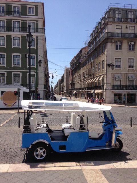 Lisbon: Private Guided Tour of Historical Center by Tuk Tuk - Where you start: Rossio Square behind Teatro D. Maria II
