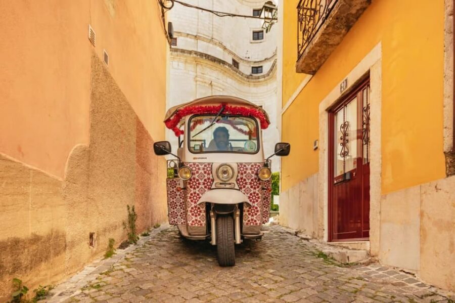 Lisbon: Private Guided Tuk-Tuk Tour with Hotel Pickup - Mouraria and São Vicente de Fora: old streets with real-life details