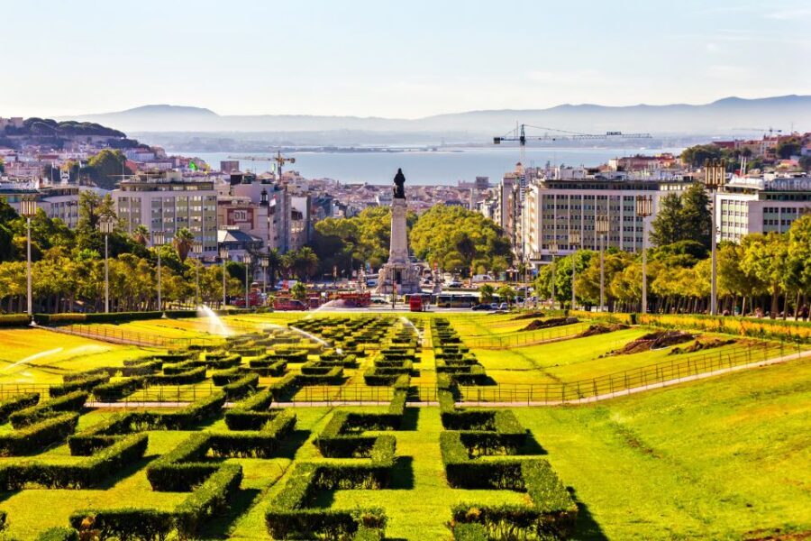Lisbon: Private Half-Day Tour with Hotel Pickup - Mercedes comfort and pickup: the practical win in Lisbon