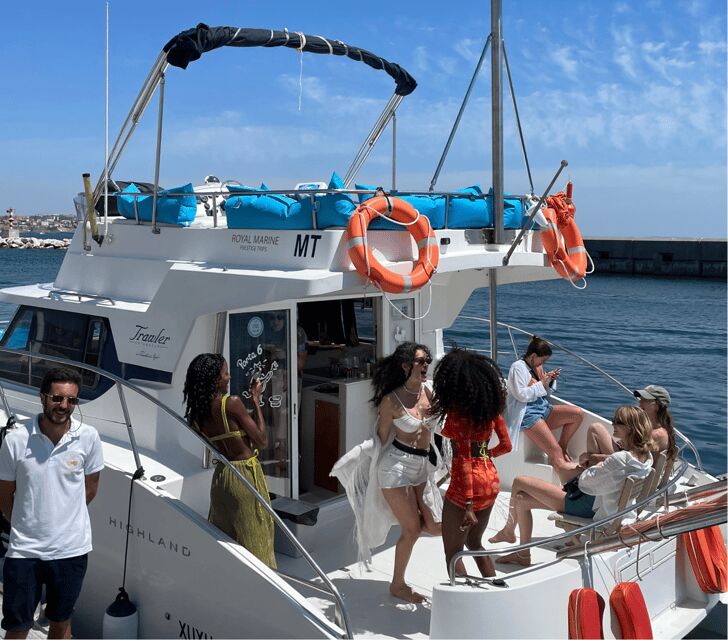 Lisbon: Private Luxury Catamaran Tour with Welcome Drink - Welcome drink, onboard bar, and catering add-ons that actually help