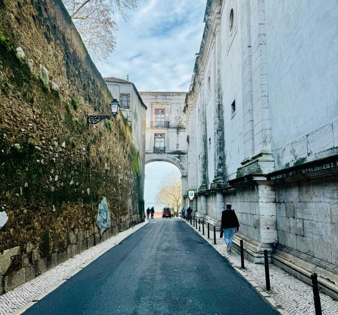 Lisbon: Private Sightseeing Tour by Tuk-Tuk - Miradouro da Senhora do Monte: the sunset-friendly payoff