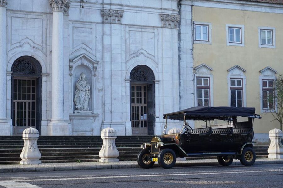 Lisbon: Private Sightseeing Tour in a Vintage Tuk Tuk - Private guide energy: when names like Nadia and Teba matter