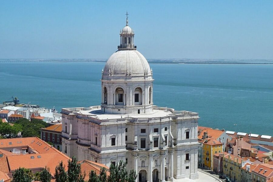 Lisbon: Private Sightseeing Tour in a Vintage Tuk Tuk - Getting around on Lisbon’s cobblestones: comfort and timing tips