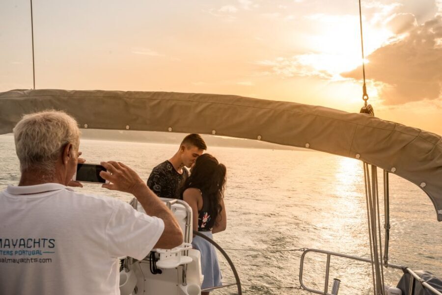 Lisbon: Private Sunset Cruise on the Tagus River with Drink - São Jorge Castle from the 7 hills: when Lisbon looks like Lisbon
