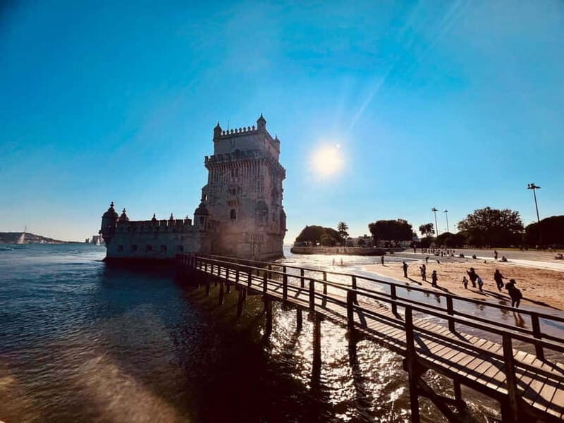 Lisbon: Private Tuk Tuk Tour with Polaroid Photos - The route, stop by stop: from Pink Street to the Cathedral and big viewpoints