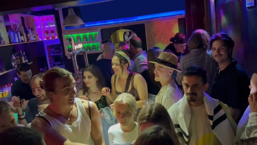 Lisbon Pub Crawl: Unlimited Drinks, Shots & V.I.P Club Entry - Miradouro de São Pedro de Alcântara: the 10-minute setup that matters