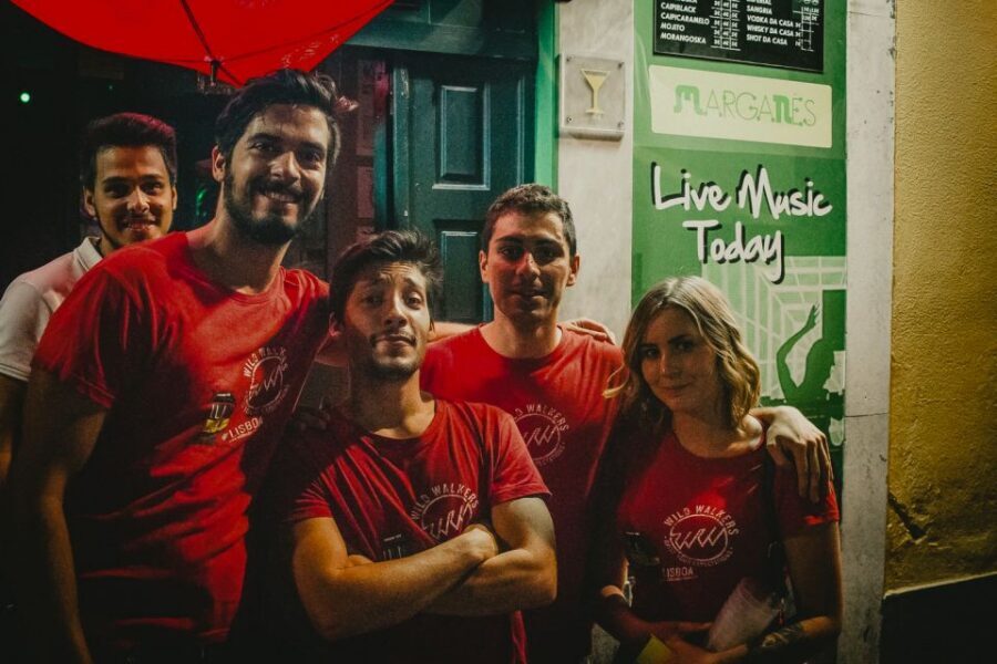 Lisbon: Pub Crawl with Open Bar and VIP Club Entry - Key points