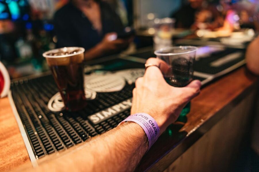 Lisbon: Pub Crawl with Open Bar, Shots & VIP Club Entry - Who should book this Lisbon pub crawl