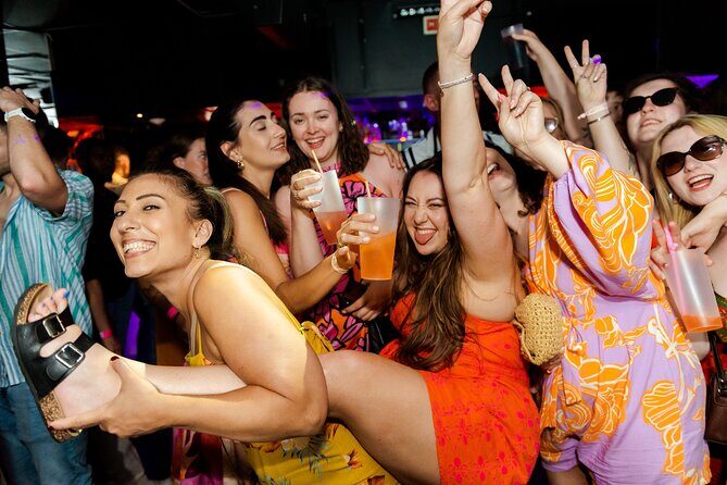 Lisbon: Pub Crawl with Open Bar, Shots & VIP Club Entry - Food, pacing, and staying in control of your night