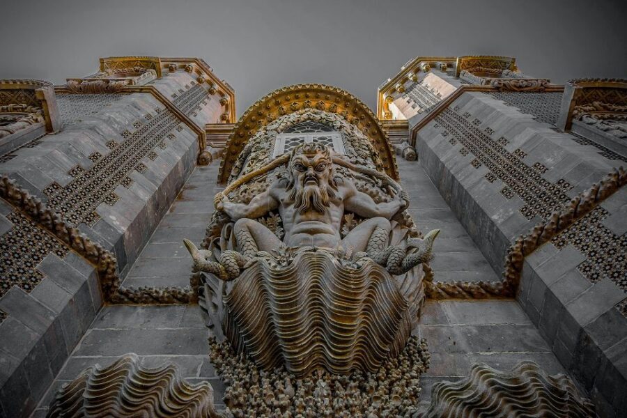 Lisbon: Regaleira, Sintra, Cape Rock & Cascais Day Trip - The Regaleira guide factor: small details, big payoff
