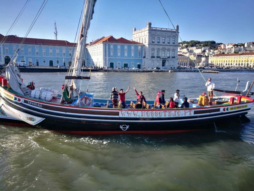 Lisbon: River Tagus Sightseeing Cruise in Traditional Vessel - Weather, Clothing, and Getting Your Best Photos