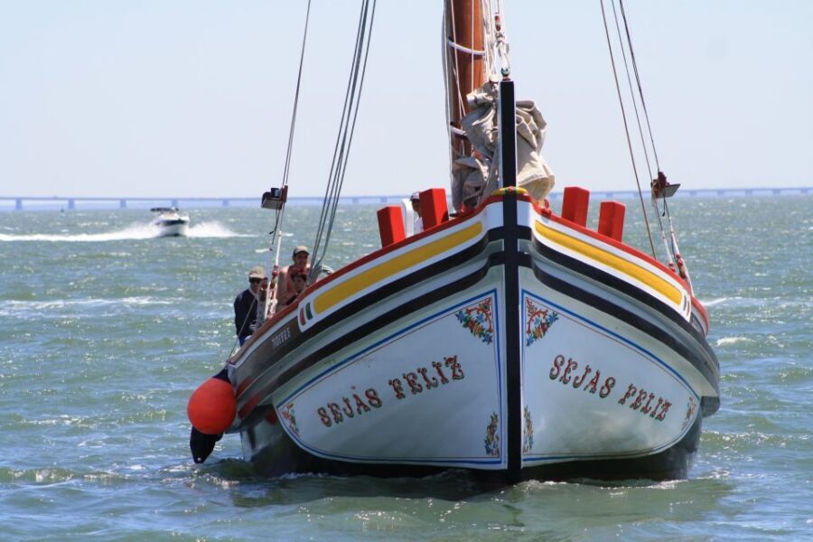 Lisbon: River Tagus Sightseeing Cruise in Traditional Vessel - Lisbon’s Seven Hills Effect: A View That Changes Your Sense of Scale