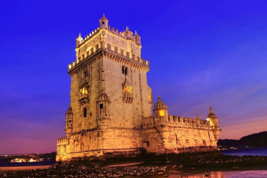 Lisbon: Sailboat Tour w/ Local Guide and Open Bar Green Wine - Comfort, accessibility, and small practical rules that matter