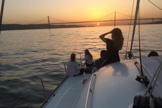 Lisbon Sailing Catamaran Public Cruise with drinks - Meeting at Blue Skipper (Gate 3) and Finding Your Seat Fast