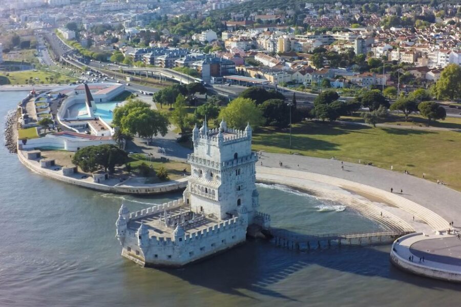 Lisbon: São Jorge Castle E-Ticket and Audio Guide - Getting through the gate fast: scanning barcode and beating the line