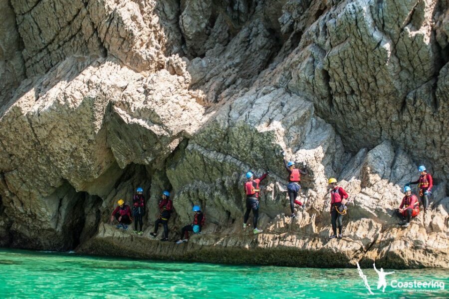 Lisbon: Sesimbra/Arrábida Natural Park Coasteering Adventure - Suits up: the gear system (and what it changes for you)