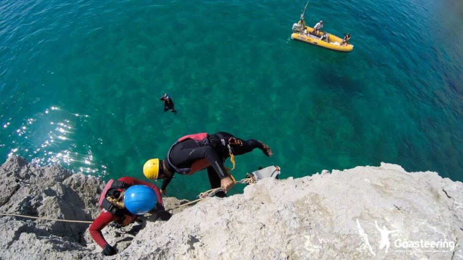 Lisbon: Sesimbra/Arrábida Natural Park Coasteering Adventure - Why the boat ride back matters (it’s not just travel time)