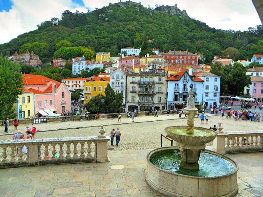 Lisbon: Sintra & Pena Palace Guided Tour with Hotel Pickup - From Lisbon pickup to Sintra by van: the “less hassle” approach