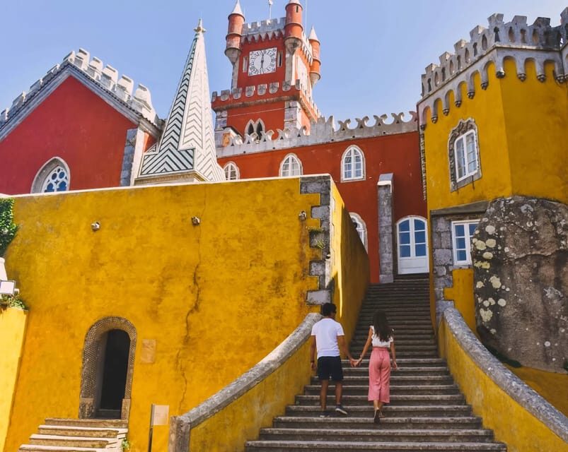 Lisbon: Sintra, Pena, Regaleira, Cabo da Roca & Cascais Tour - First things first: meeting at Praça dos Restauradores