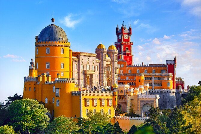 Lisbon: Sintra, Pena, Regaleira, Cabo Roca Coast and Cascais 8h - Quinta da Regaleira: the guided tour, the initiation well, and a claustrophobia heads-up