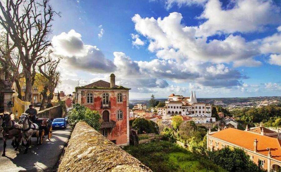 Lisbon: Sintra, Quinta da Regaleira, Cabo da Roca & Cascais - Sintra historic center: just enough time to feel the town