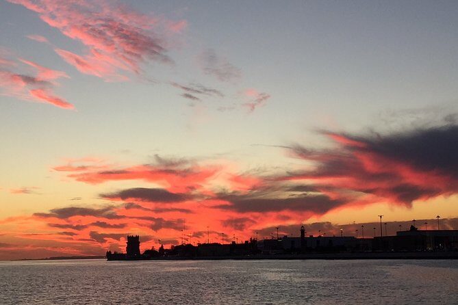 Lisbon Small Group 2h Sunset Sailing- Live Commentary & a Drink - Who should book this Lisbon sunset sailing (and who should skip it)