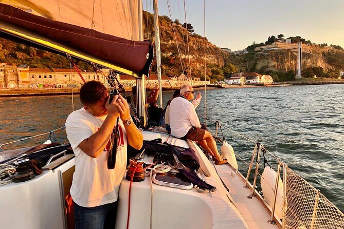 Lisbon Small Group Sunset Sailing 2h Cruise with Drinks Included - Who this sunset cruise is best for