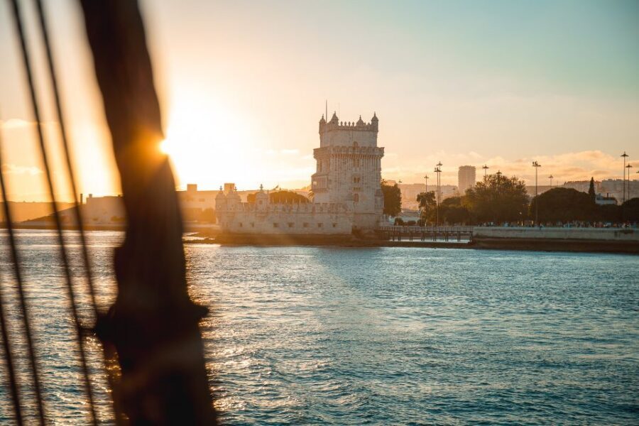 Lisbon: Sunset Boat Party with Live DJ and Night Club Entry - Your 4-hour route from Belém to Cais do Sodré