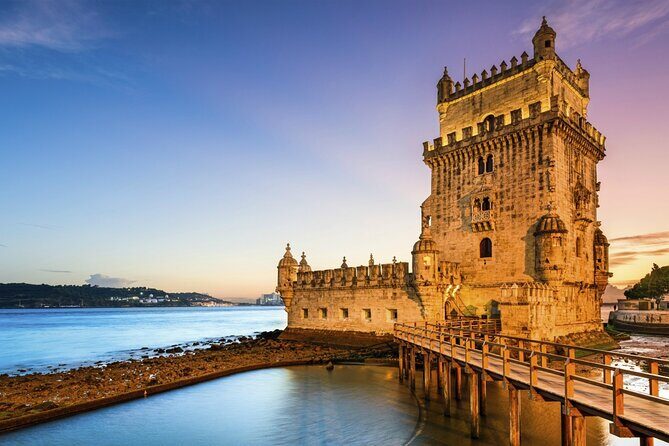 Lisbon: Sunset Catamaran Boat Tour with Music and Drinks - Drinks, Costs, and the Smart Way to Plan Extra Purchases